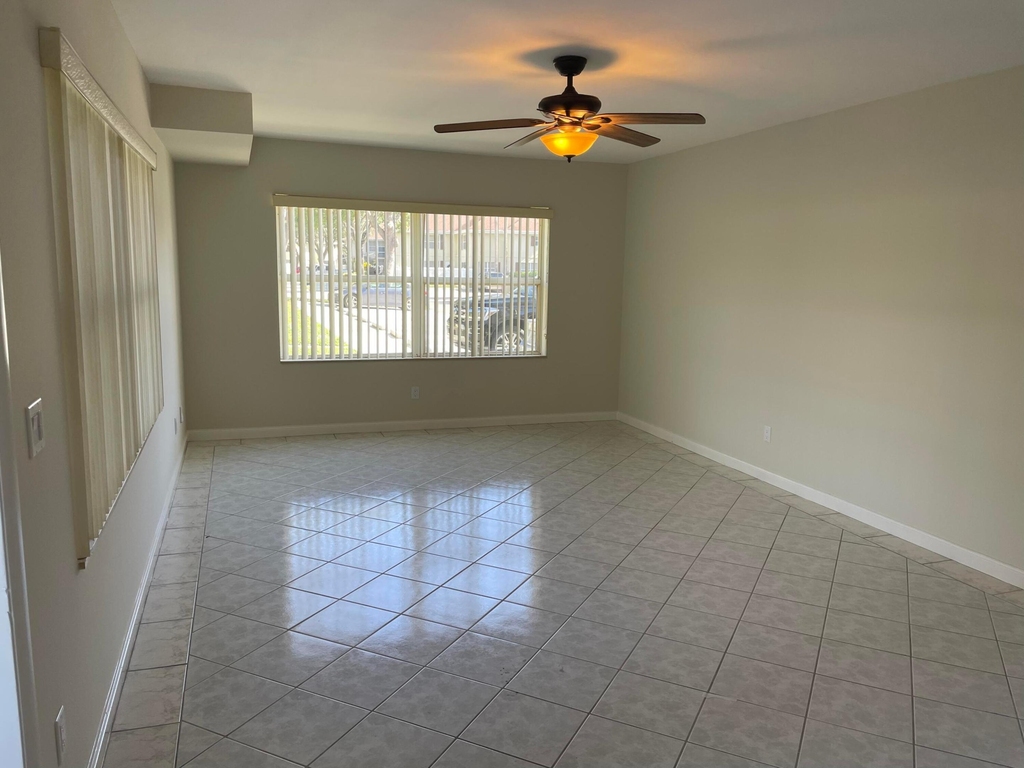 43 Essex Court - Photo 1