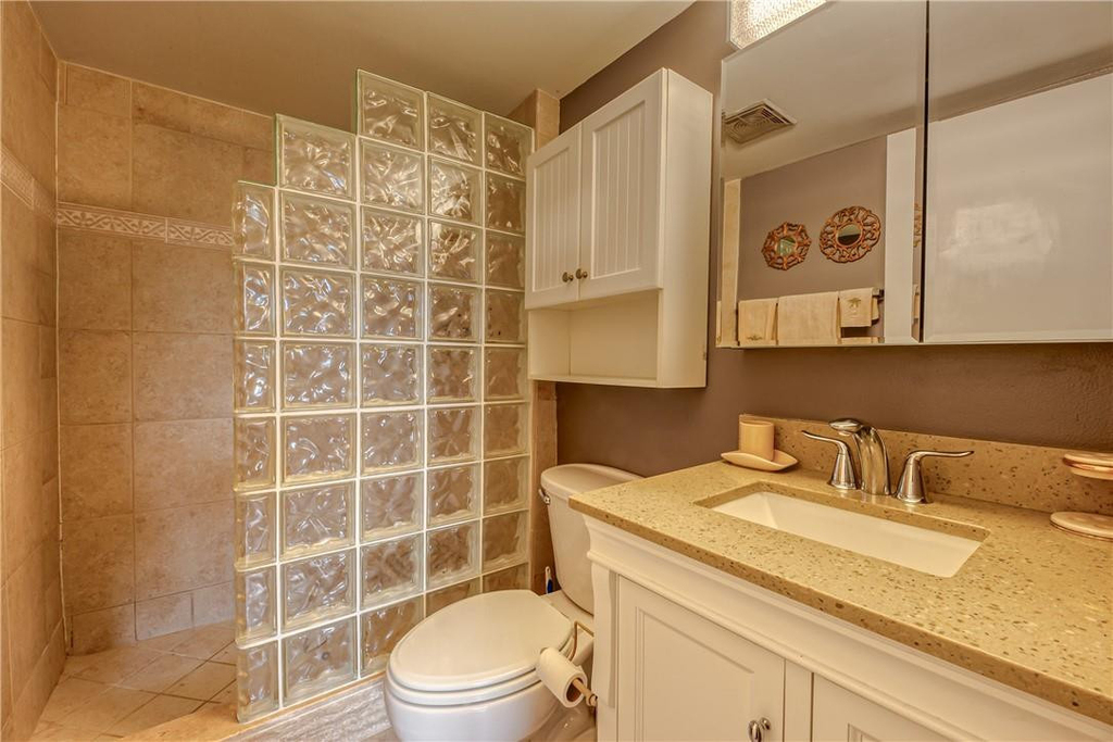 2400 Ne 10th Street - Photo 15