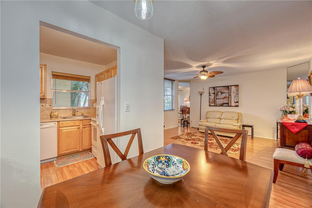 2400 Ne 10th Street - Photo 5