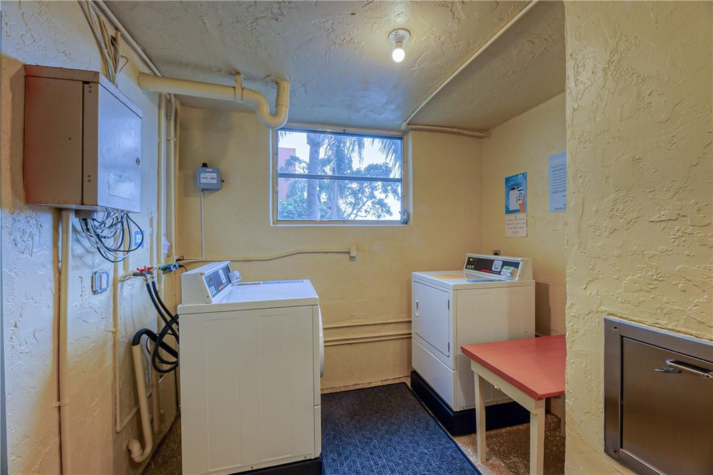 2400 Ne 10th Street - Photo 24