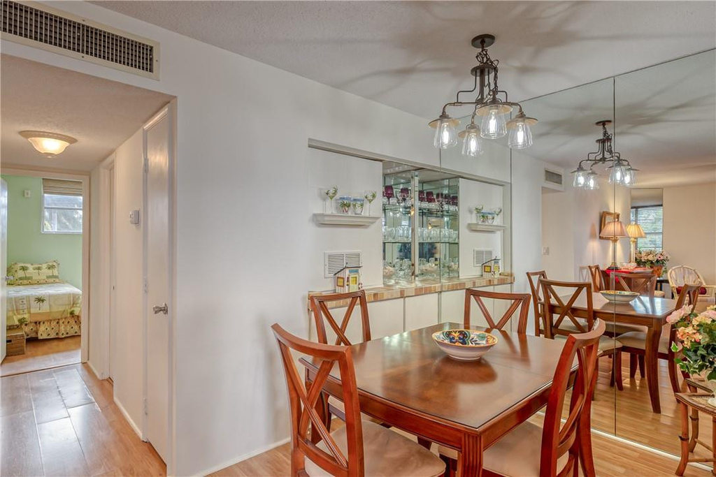 2400 Ne 10th Street - Photo 6