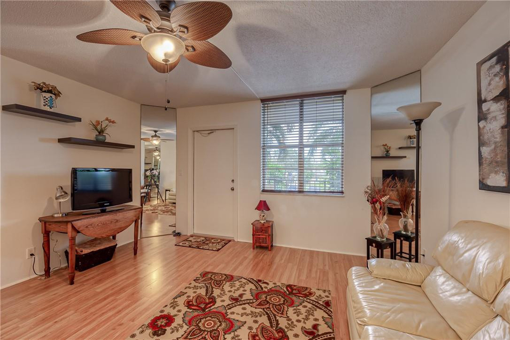 2400 Ne 10th Street - Photo 4