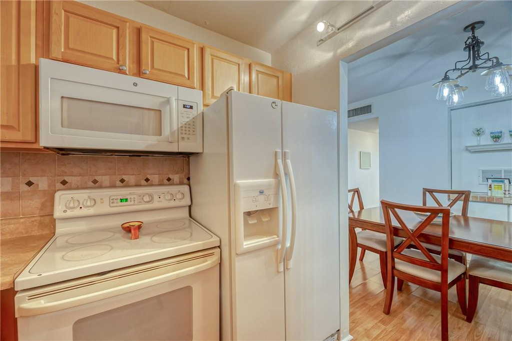 2400 Ne 10th Street - Photo 9