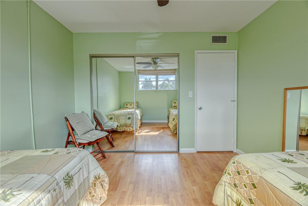 2400 Ne 10th Street - Photo 18