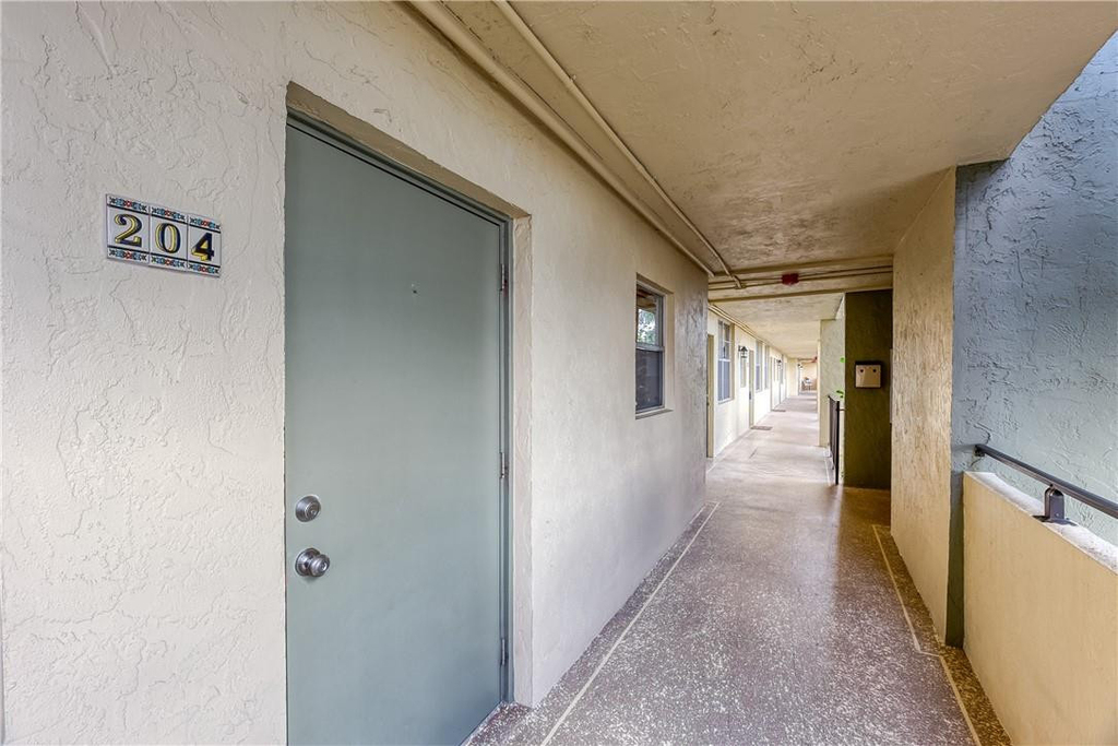 2400 Ne 10th Street - Photo 1