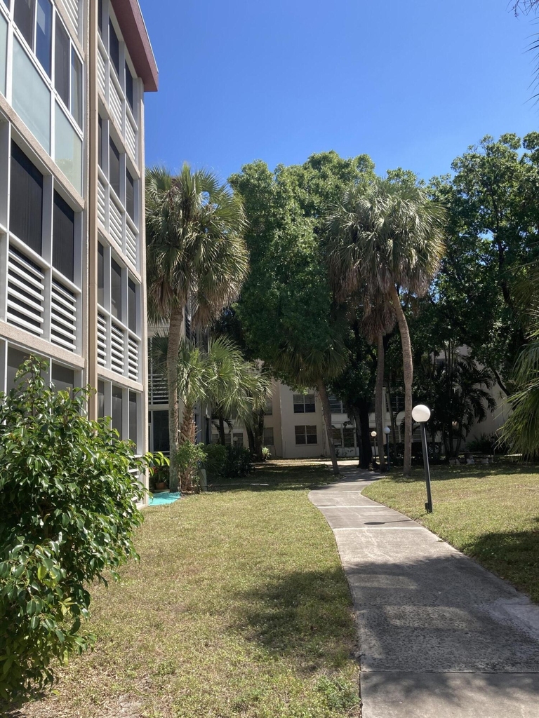2650 Nw 49th Avenue - Photo 27
