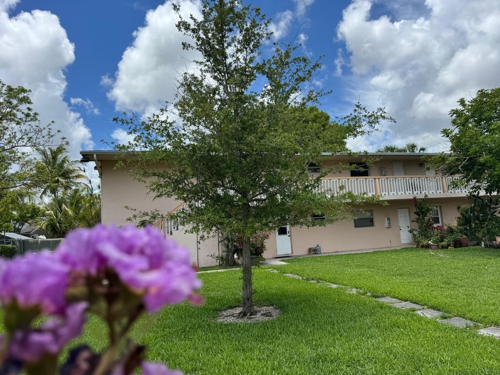 7400 Kimberly Boulevard - Photo 3