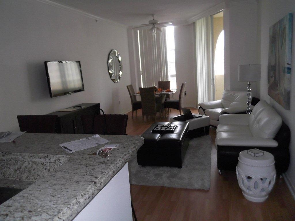 520 Se 5 Avenue - Photo 2