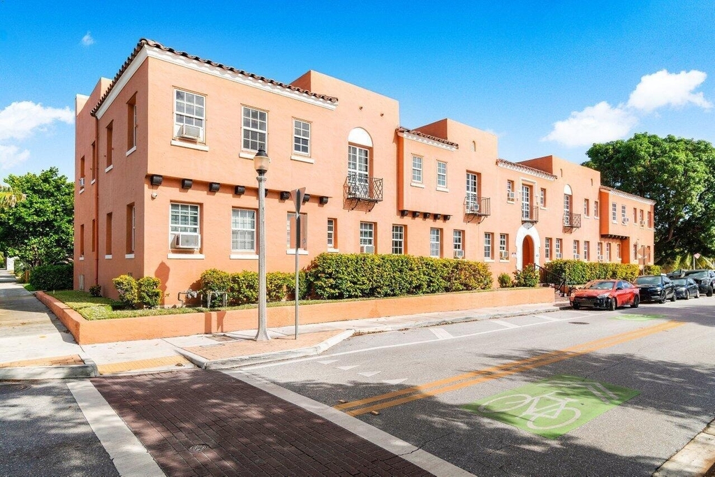 623 Park Place - Photo 2