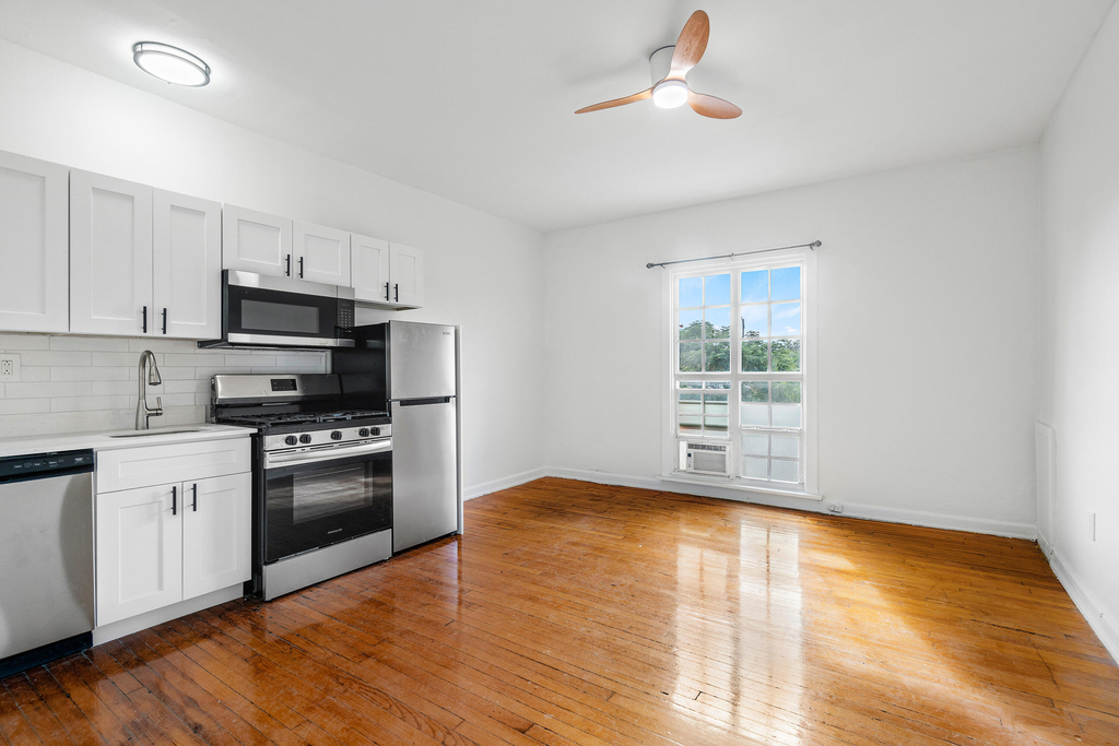 623 Park Place - Photo 0