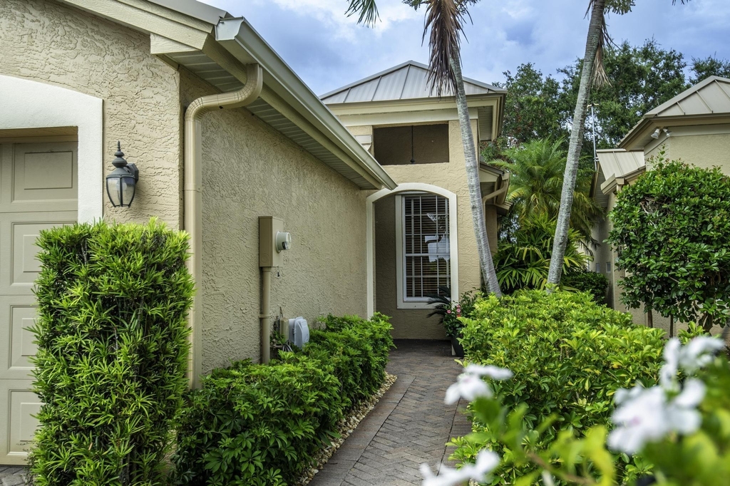 3751 Nw Willow Creek Drive - Photo 2