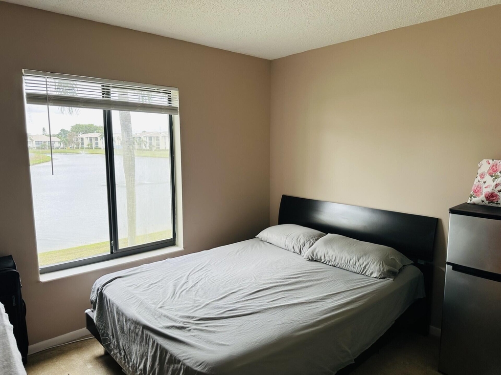 1110 Green Pine Boulevard - Photo 4