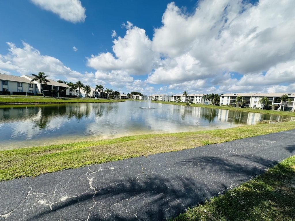1110 Green Pine Boulevard - Photo 7