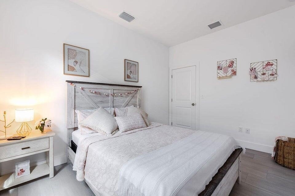 2615 Hiawatha Avenue - Photo 17