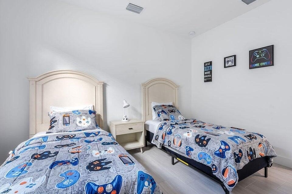 2615 Hiawatha Avenue - Photo 12