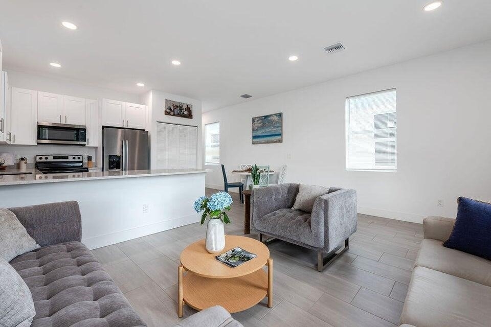 2615 Hiawatha Avenue - Photo 5