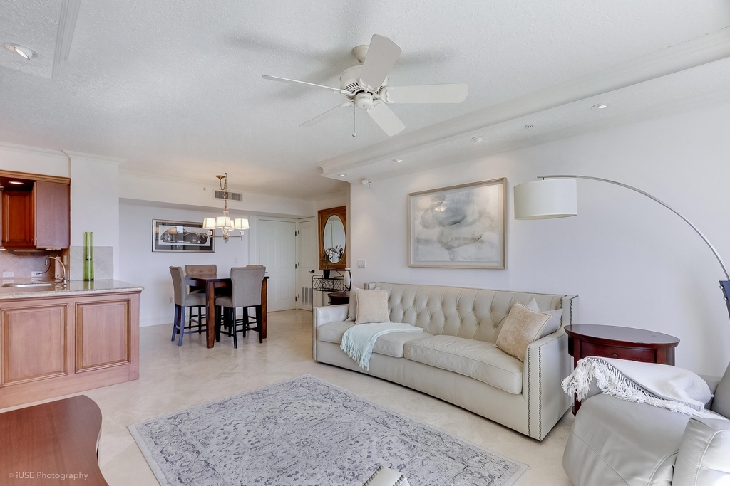 651 Okeechobee Boulevard - Photo 2