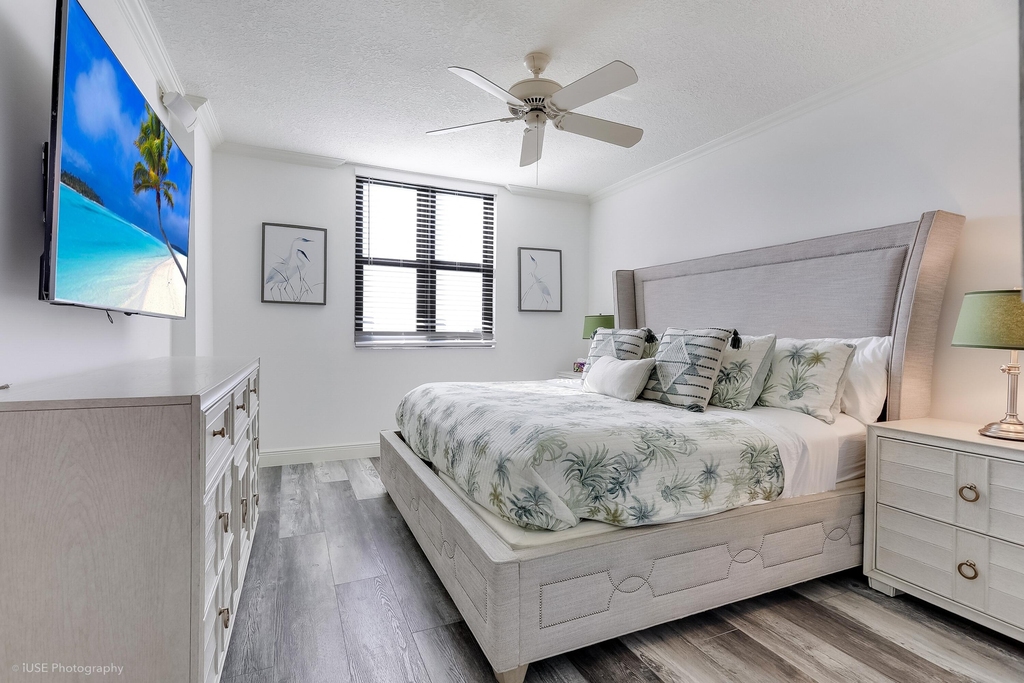 651 Okeechobee Boulevard - Photo 7