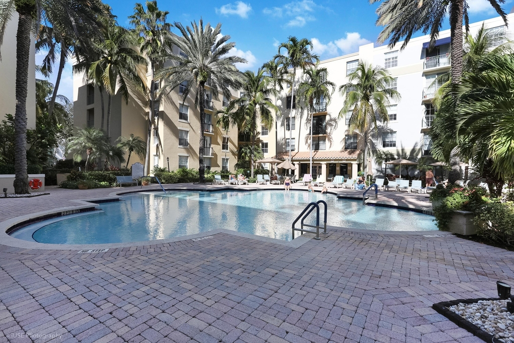 651 Okeechobee Boulevard - Photo 10