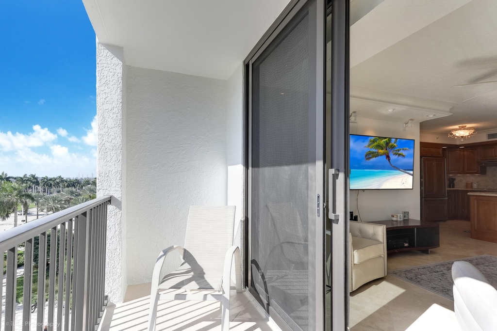 651 Okeechobee Boulevard - Photo 4
