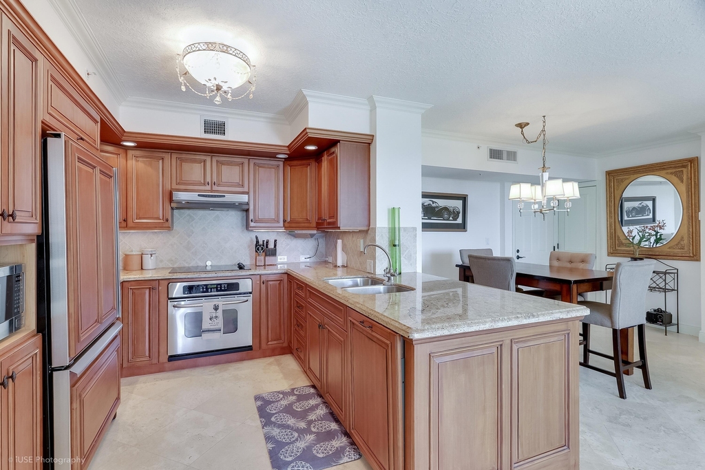 651 Okeechobee Boulevard - Photo 5