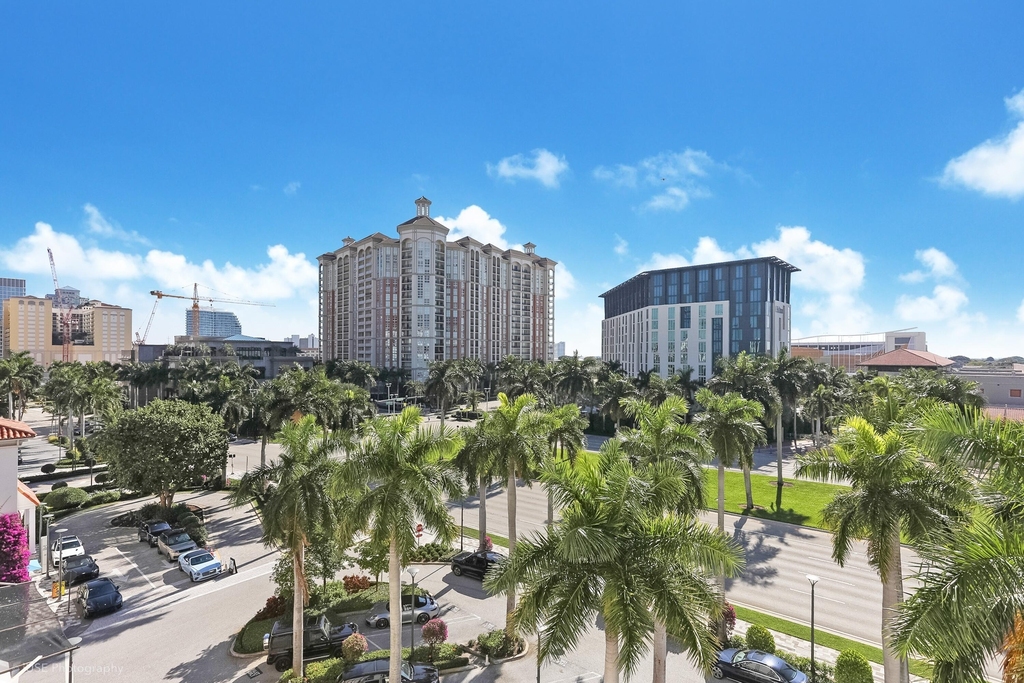 651 Okeechobee Boulevard - Photo 3