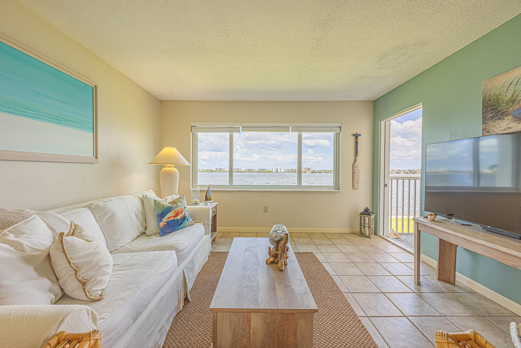 1516 S Lakeside Drive - Photo 2
