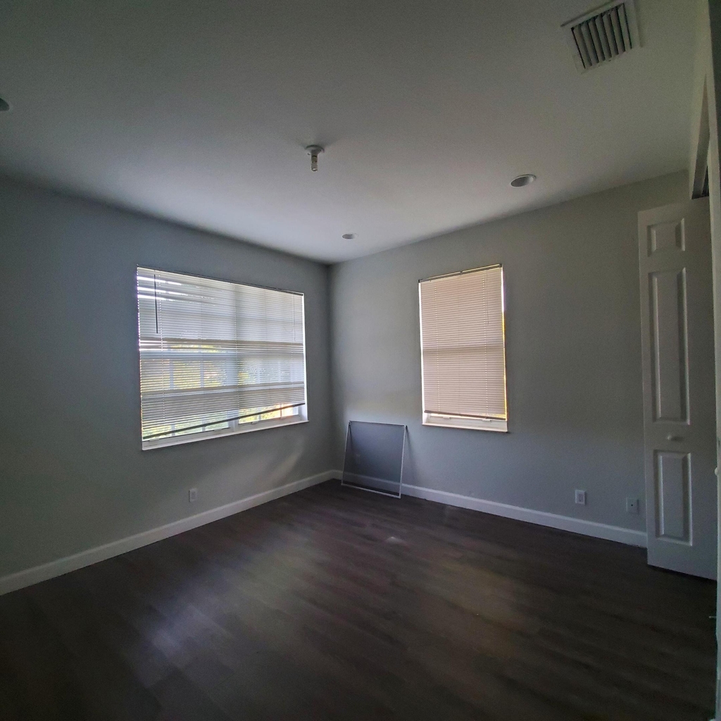 115 Akron Street - Photo 8