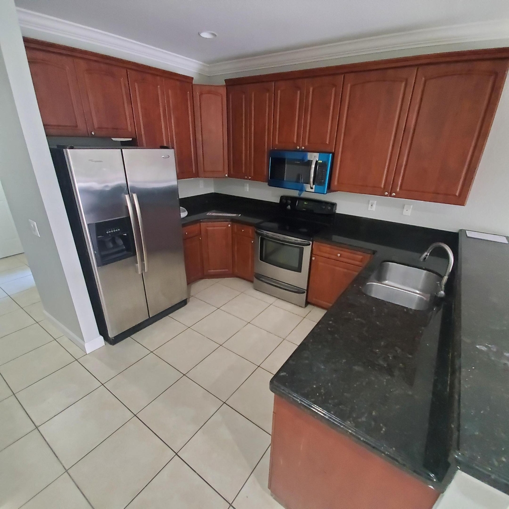 115 Akron Street - Photo 2