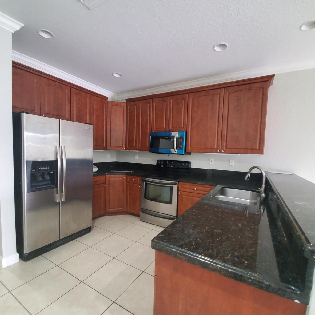115 Akron Street - Photo 3