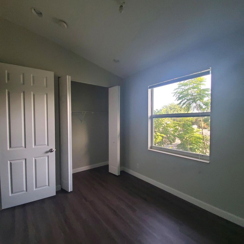 115 Akron Street - Photo 10