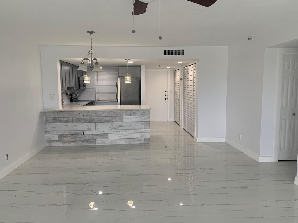 2786 Tennis Club Drive - Photo 5