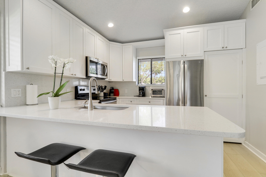 811 Club Drive - Photo 10