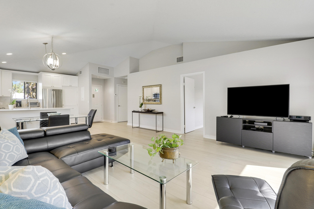 811 Club Drive - Photo 9