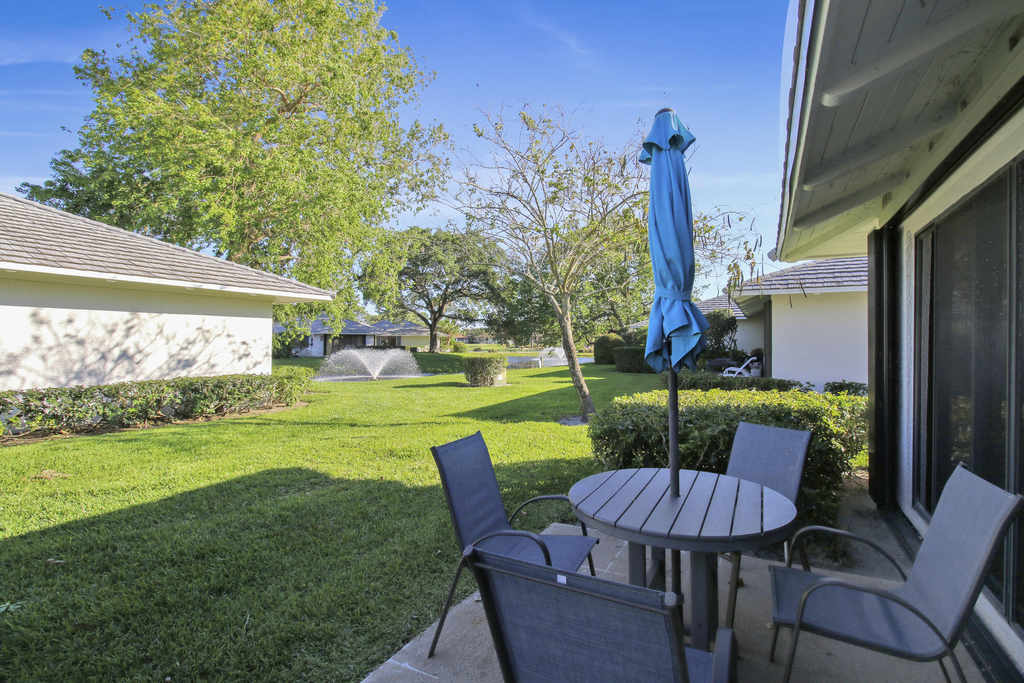 811 Club Drive - Photo 1