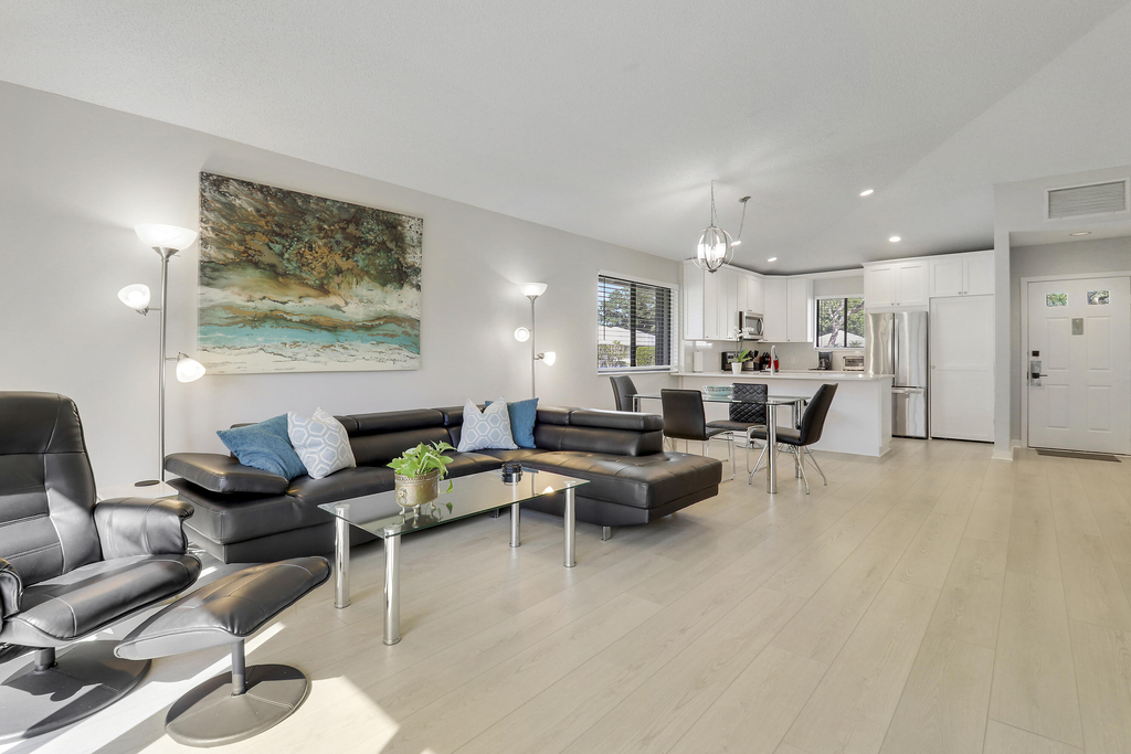 811 Club Drive - Photo 8