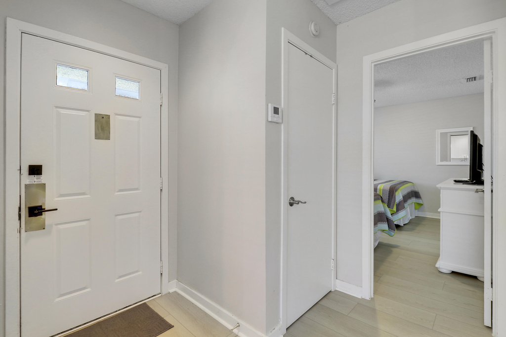 811 Club Drive - Photo 18