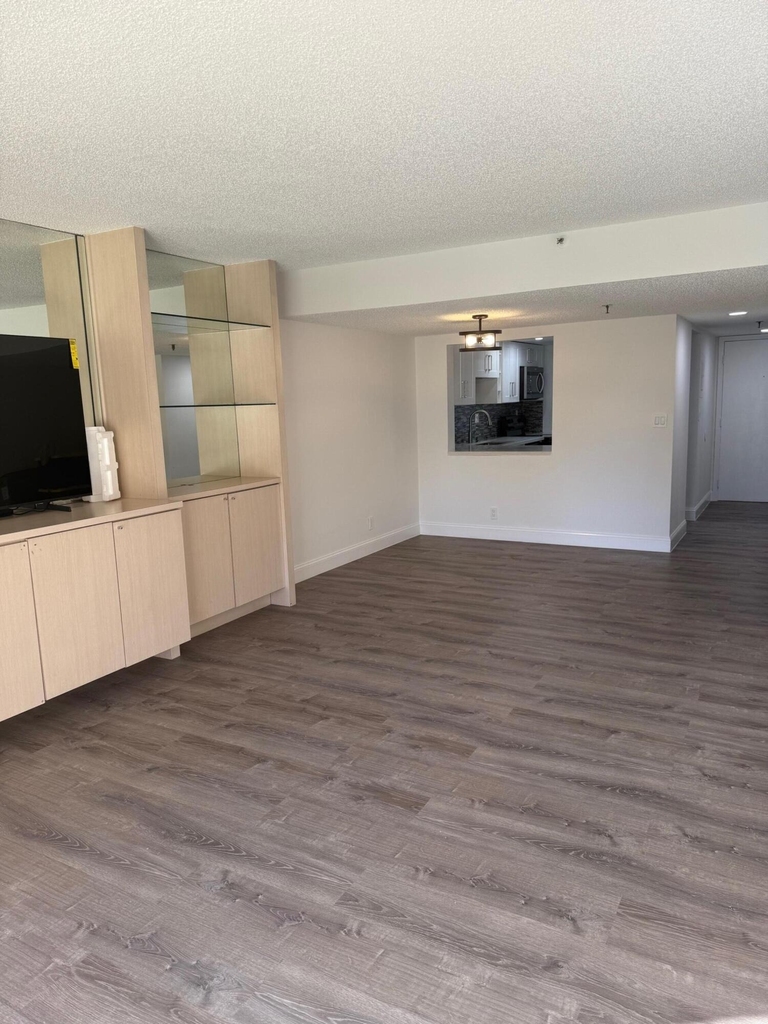 2786 Tennis Club Drive - Photo 5