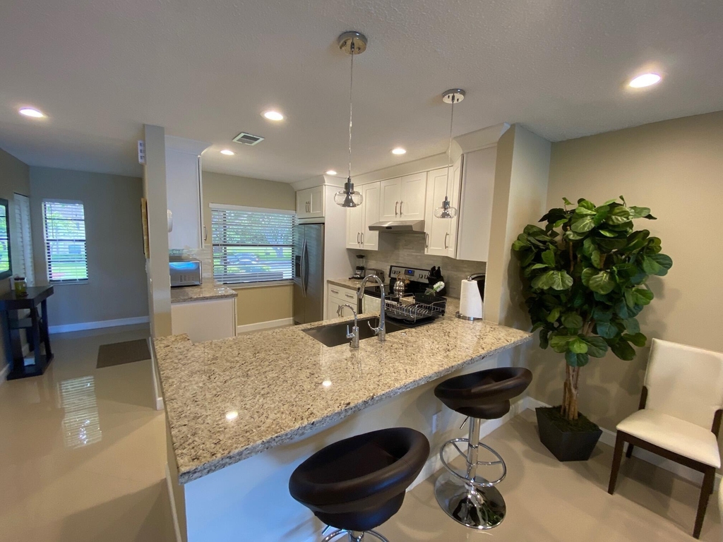9285 Vista Del Lago - Photo 4