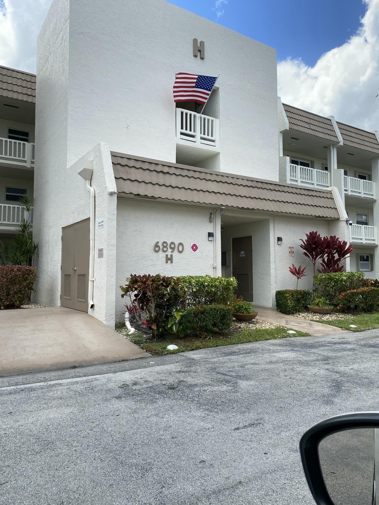 6890 Royal Palm Boulevard - Photo 17