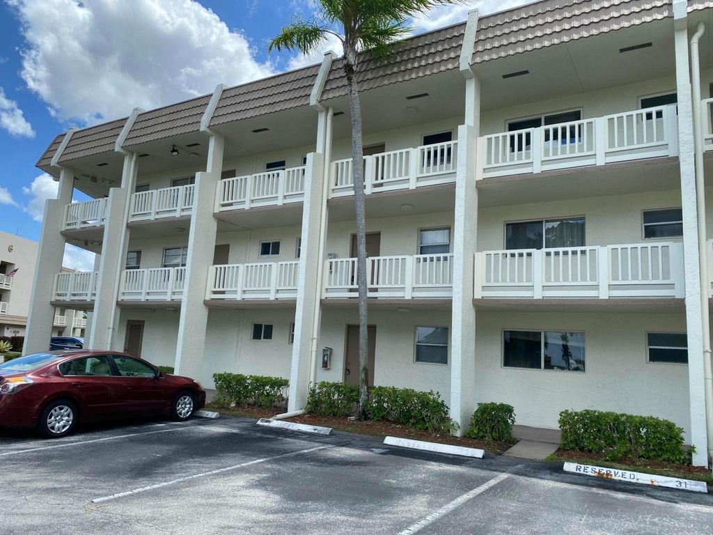 6890 Royal Palm Boulevard - Photo 16