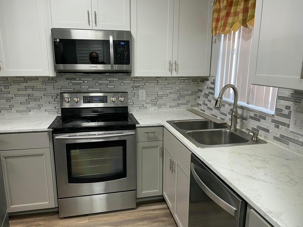 6890 Royal Palm Boulevard - Photo 3
