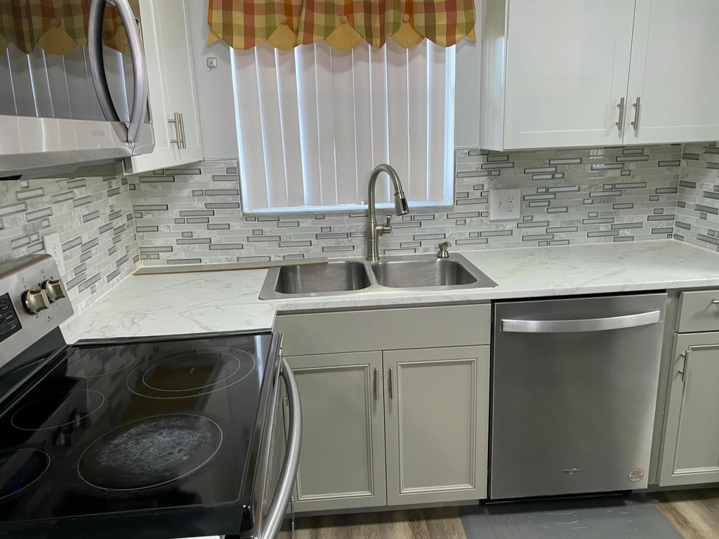 6890 Royal Palm Boulevard - Photo 2