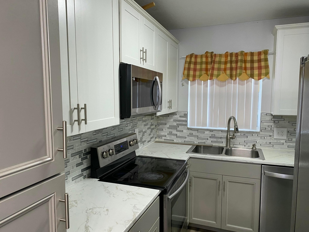 6890 Royal Palm Boulevard - Photo 0