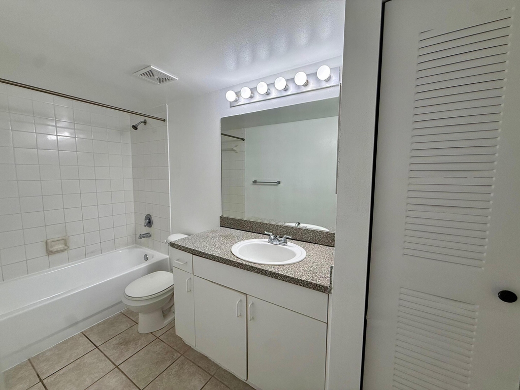 5065 Wiles Road - Photo 4