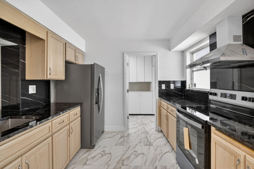 5731 Ne 17th Terrace - Photo 8