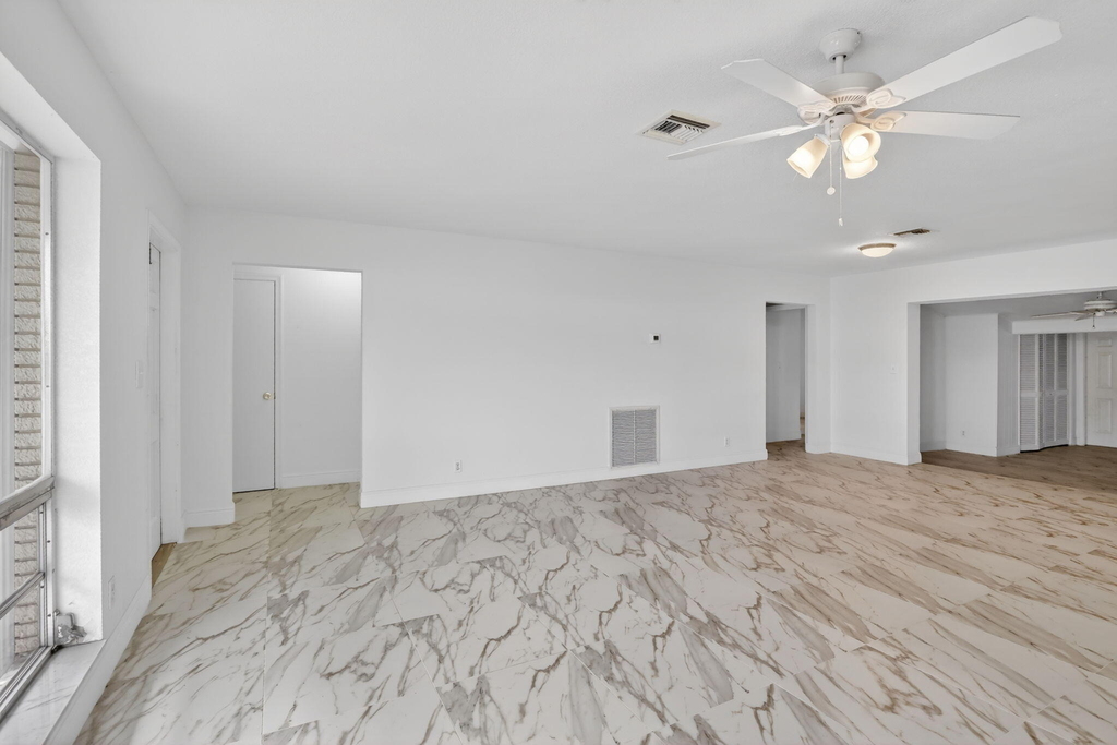 5731 Ne 17th Terrace - Photo 4