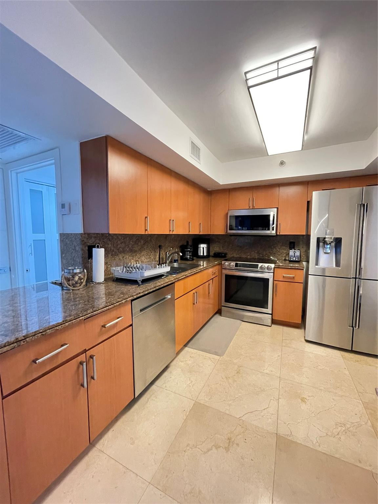 19101 Ne 36th Place - Photo 8