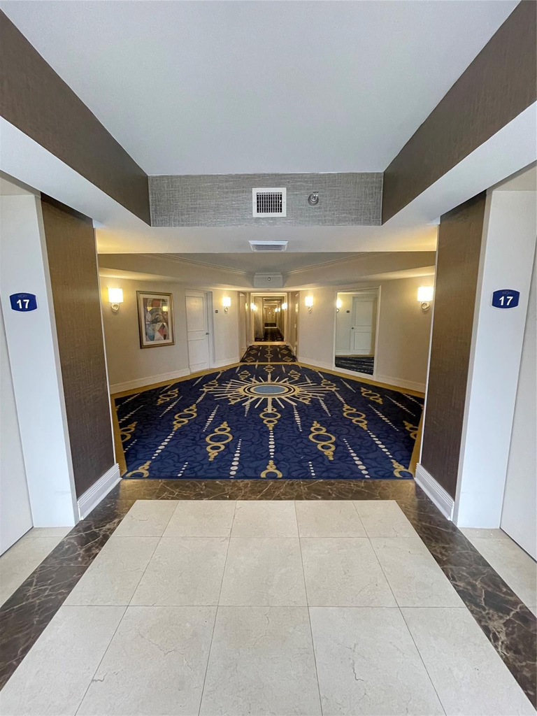 19101 Ne 36th Place - Photo 1