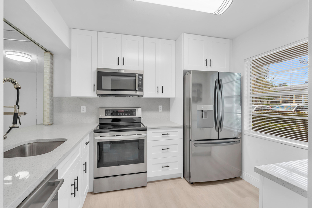 1102 Bahama Bend - Photo 3